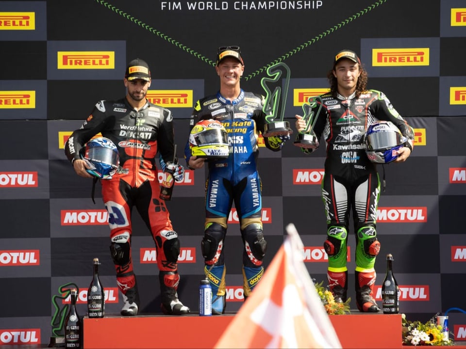 Das Podest in Portimao Raffaele De Rosa, Dominique Aegerter und Can Öncü (v.l.n.r.).