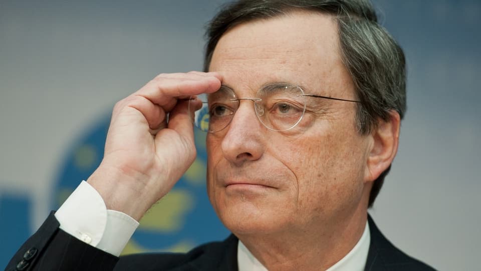 Porträt von Draghi.