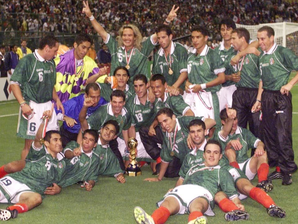 Gastgeber Mexiko holte sich 1999 sogleich auch den Turniersieg. In einem begeisternden inner-südamerikanischen Endspiel bezwang er das Starensemble von Brasilien mit 4:3. 