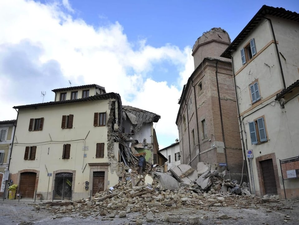Stark beschädigte Gebäude nach dem Erdbeben 2016.