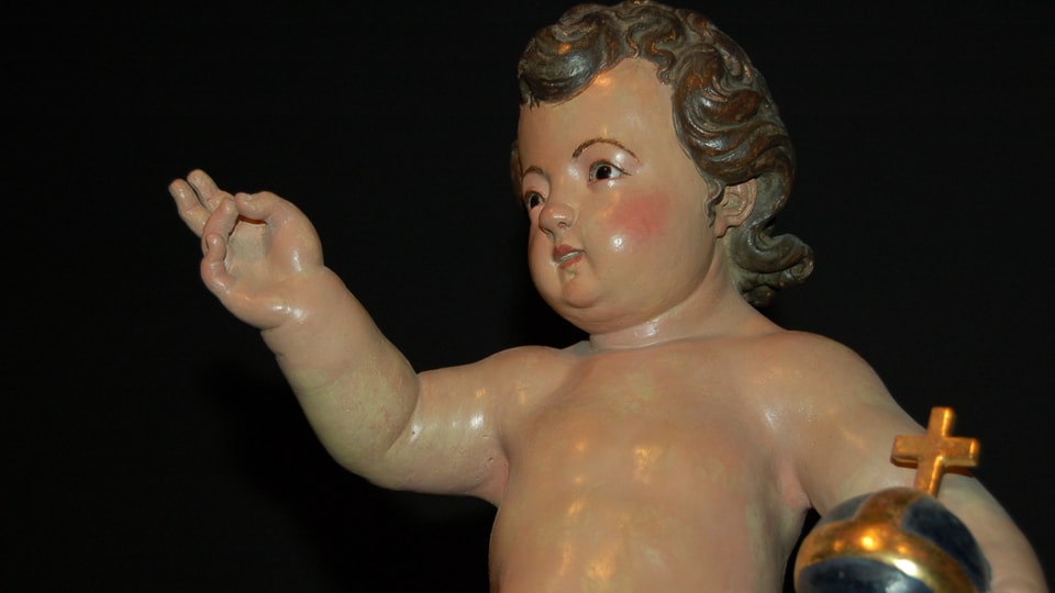 Eine nackte Jesuskindfigur aus Italien.