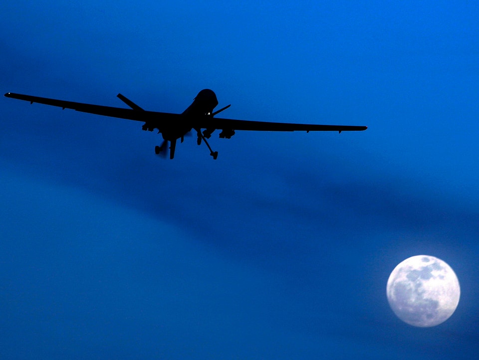 Drohne am Nachthimmel über Afghanistan