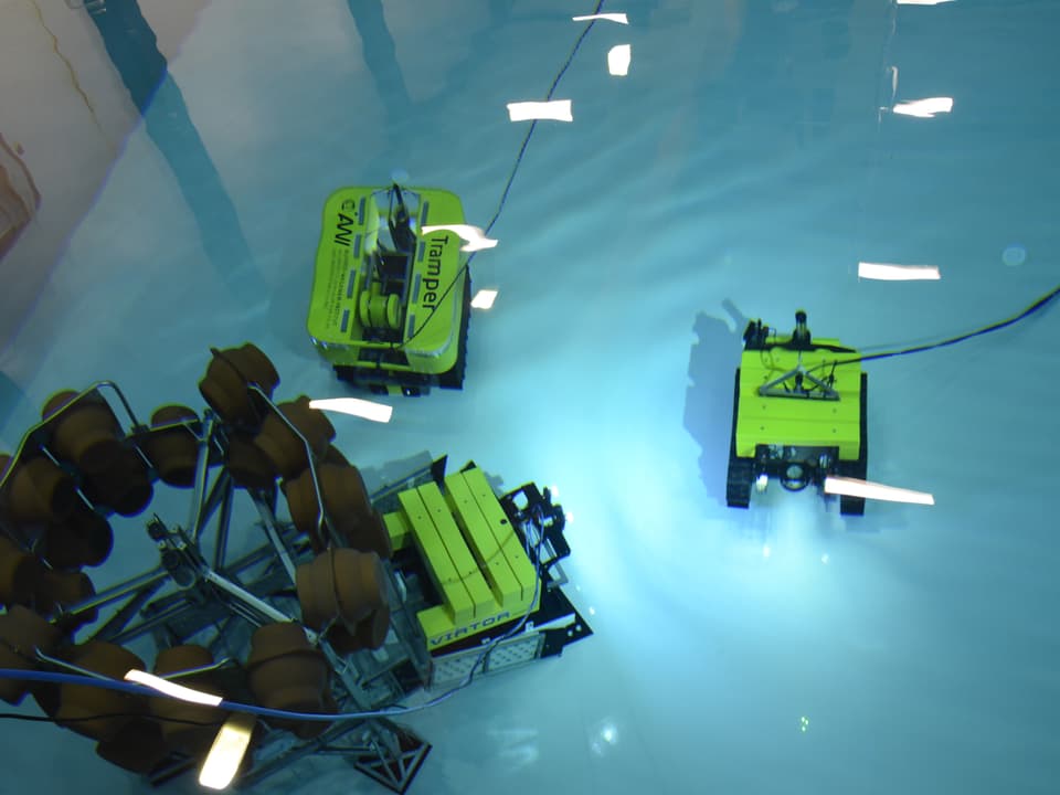 Die drei Roboter unter Wasser