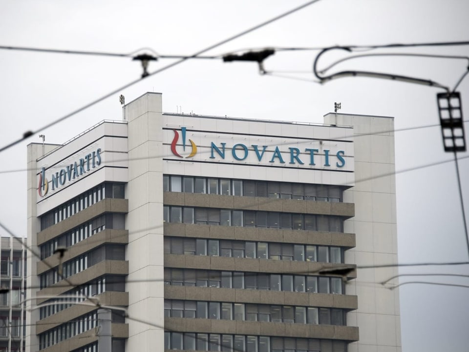 Blick auf Novartis-Hochhaus