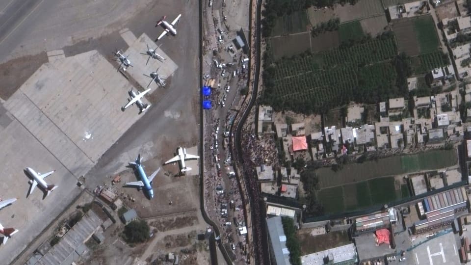 Der Flughafen von Kabul aus der Luft Der Flughafen von Kabul aus der Luft