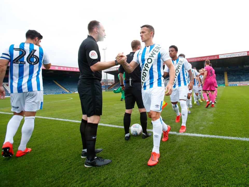 Versetzte Fussball-England in Aufruhr Fussballspieler