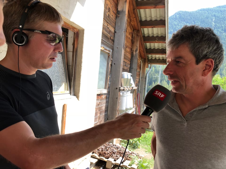 Reto Scherrer im Gespräch mit dem Artischockenbauer Jürg Wirth.