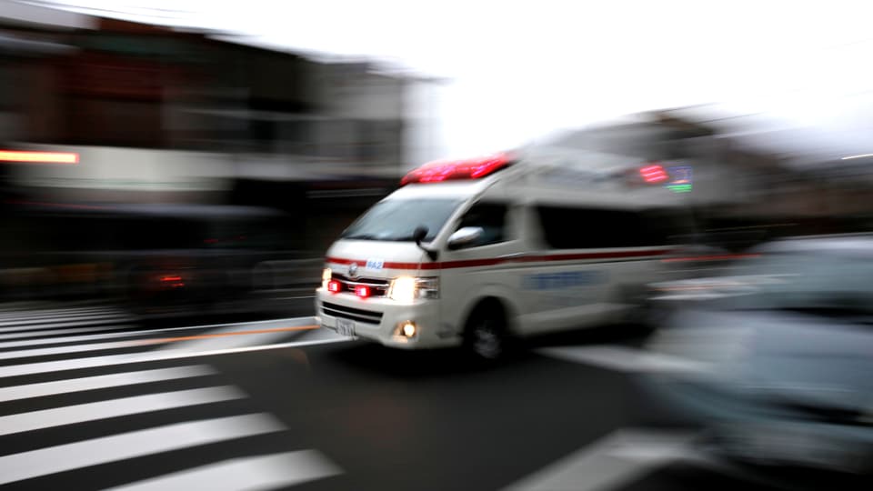 Ambulanz auf Strasse