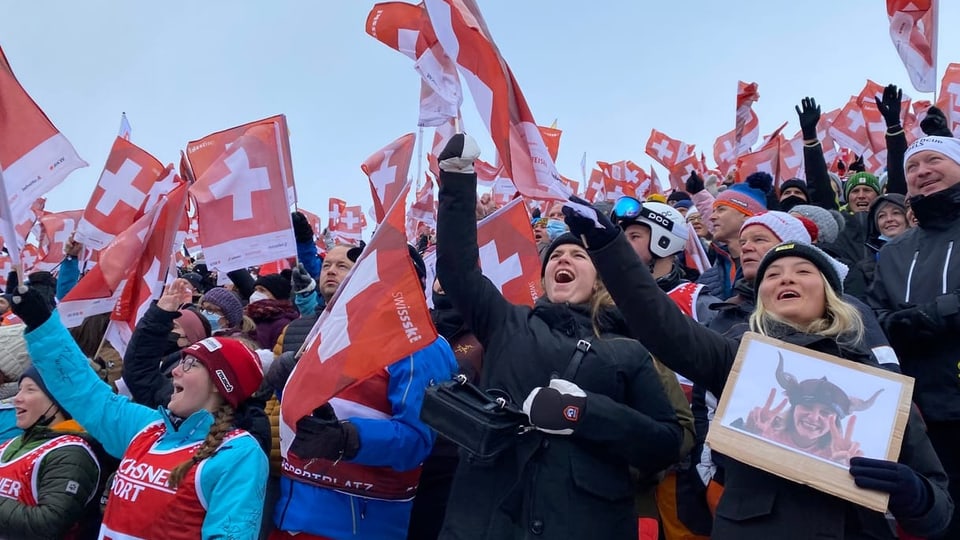 Grosse Party in Adelboden - Fans feiern Sieg von Odermatt