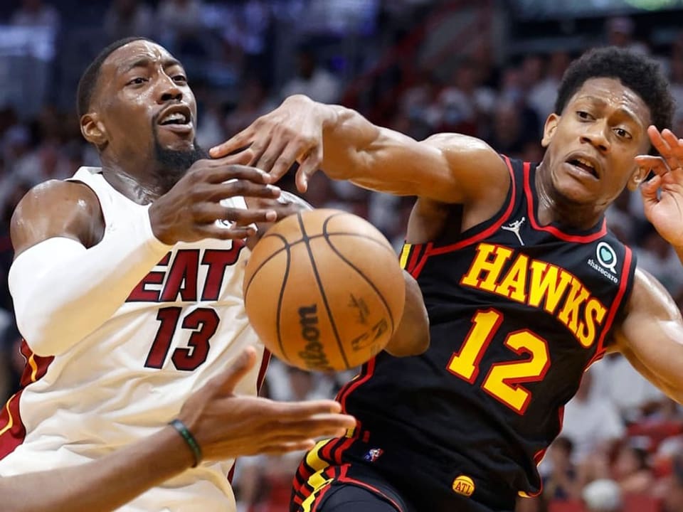 Kampf um den Ball Andre Hunter gegen Bam Adebayo