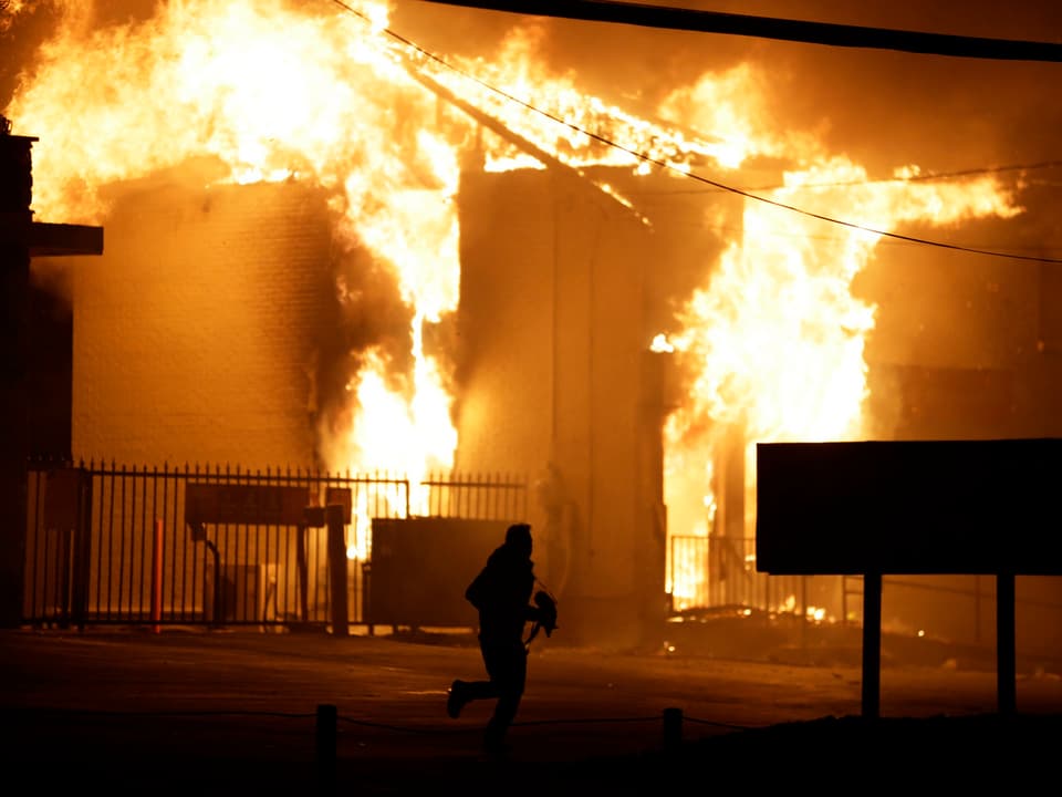 Brennendes Gebäude in Ferguson