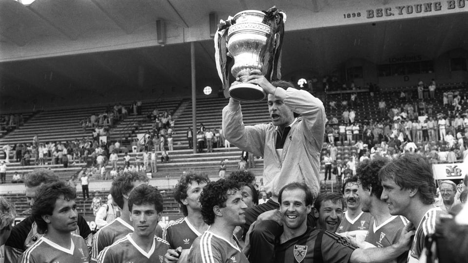 Mit dem FC Aarau holte Hitzfeld 1985 den Schweizer Cup. 