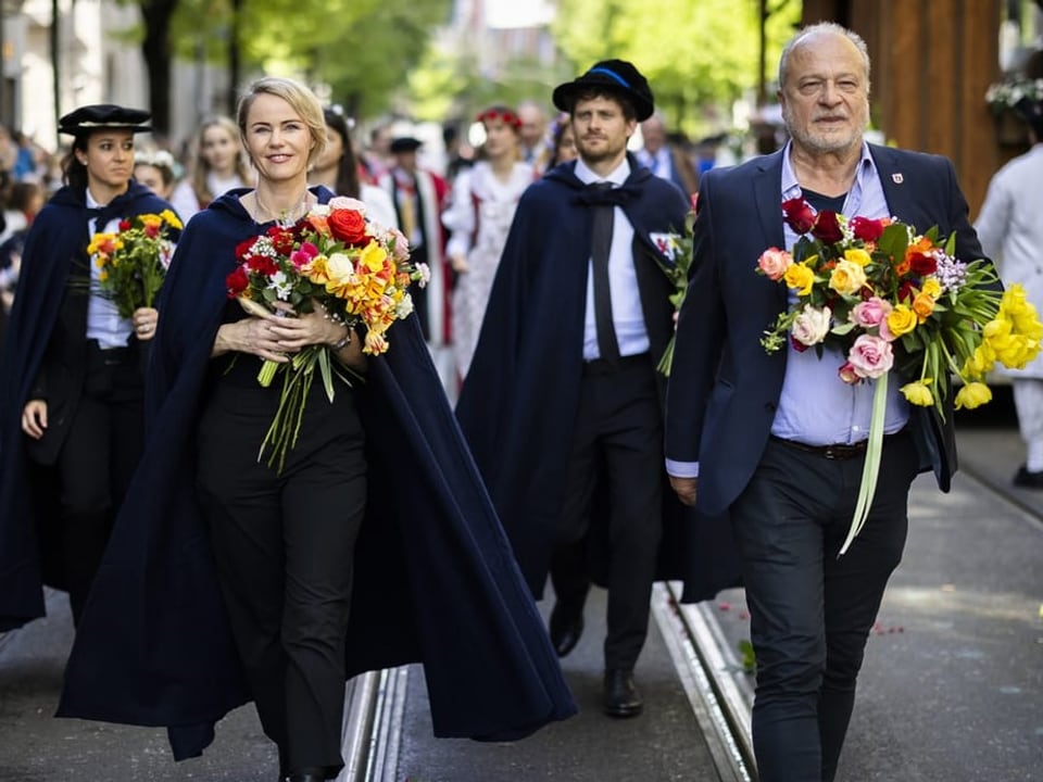 Die Zürcher Gesundheitsdirektorin Nathalie Rickli lief an der Seite von Zürichs Schulvorsteher Filippo Leutenegger.