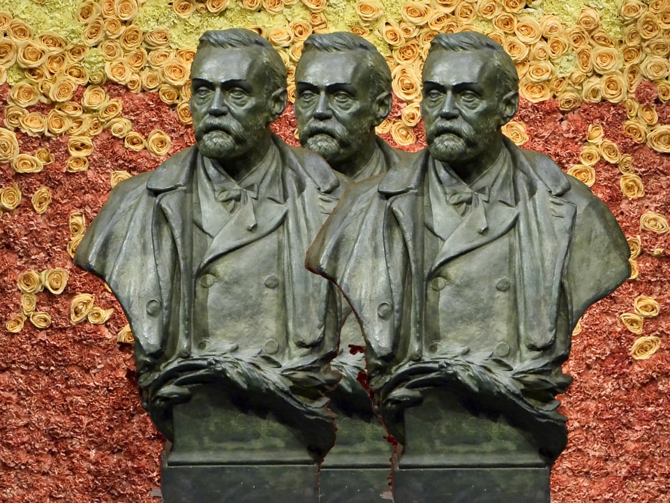Dreifache Büste Alfred Nobels