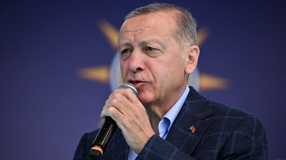 Erdogan spricht zu seiner Anhängerschaft während einer Kundgebung vor den Präsidentschafts- und Parlamentswahlen.