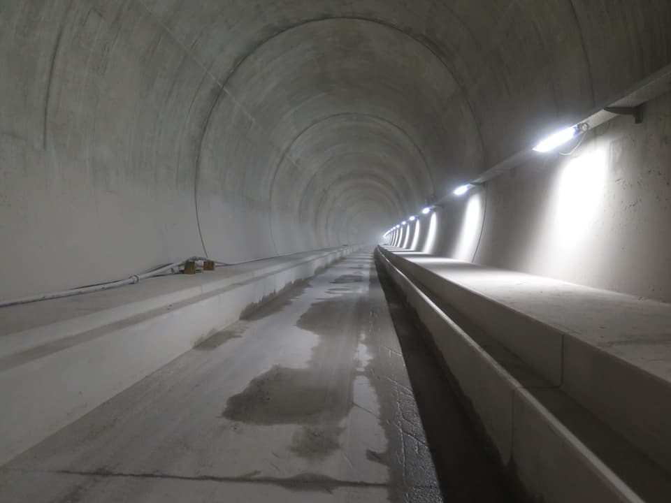 Blick auf die Betonröhre im Ceneri-Basistunnel