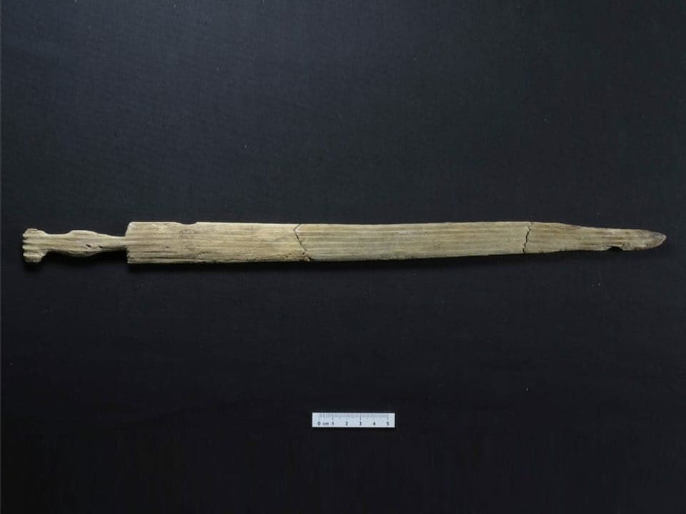 Schwert aus Holz