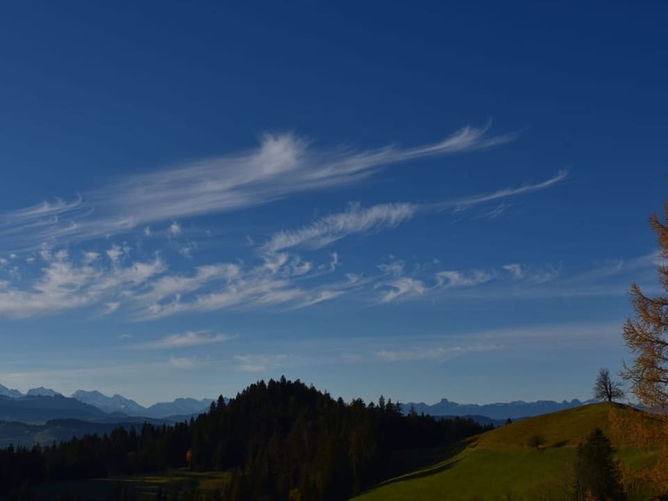 Federwolken über dem Emmental