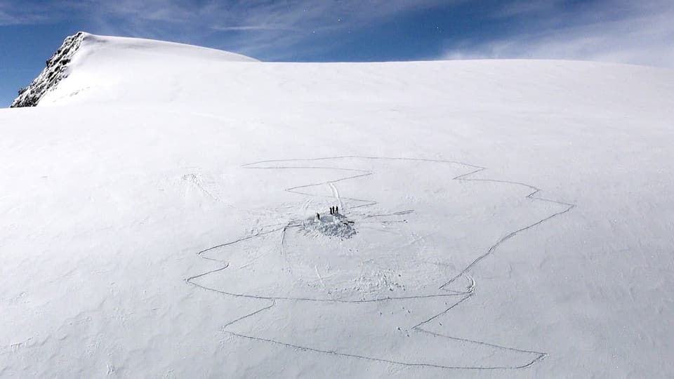 Spuren am verschneiten Berg Tête Blanche