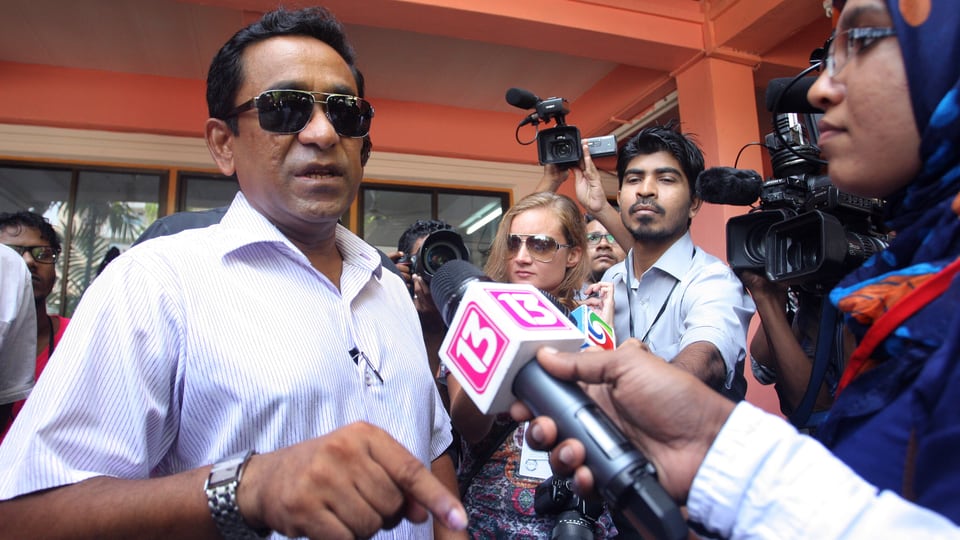 Abdulla Yameen im Gespräch mit Journalisten.