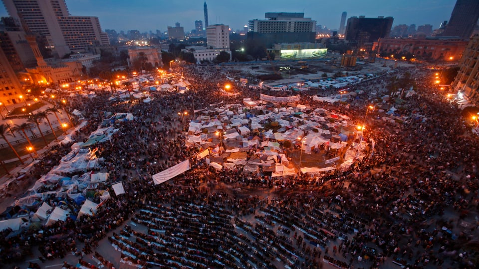 Menschen auf dem Tahrir-Platz