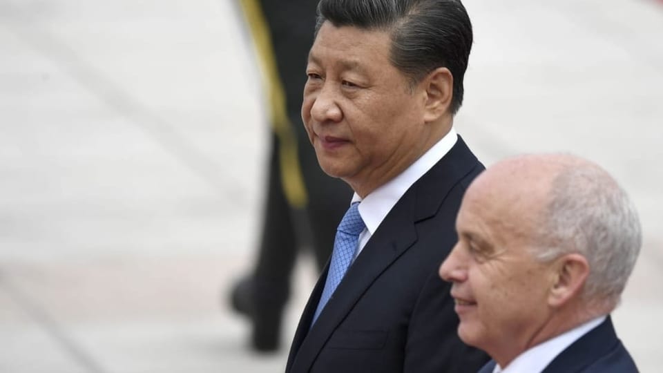 Bundesrat Ueli Maurer während seines China-Besuchs 2019 mit Chinas Präsident Xi Jinping.