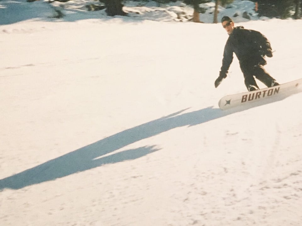 Philippe Gerber fährt Snowboard.