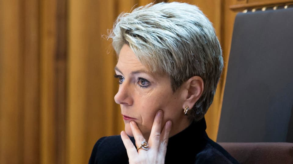 Karin Keller-Sutter auf dem Stuhl der Ständeratspräsidentin