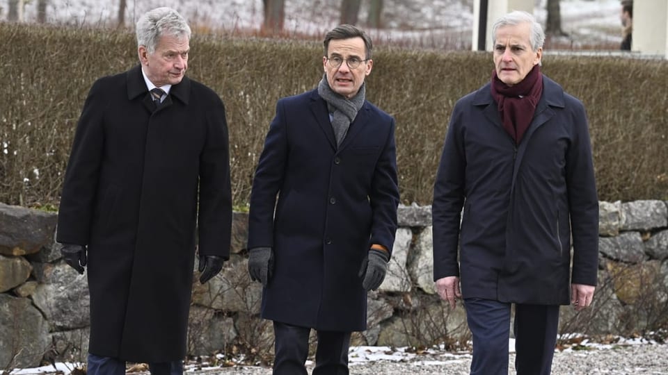  Niinisto (links) mit dem schwedischen Premierminister Kristersson und Norwegens Regierungschef Jonas Gahr Store.