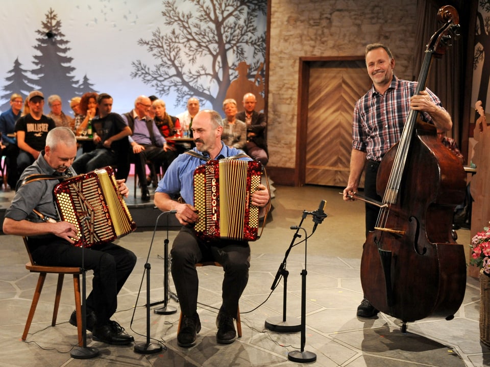 Das Echo vom Druosbrg mit Edi Schnueriger und Ruedi Marty (Akkordeon) und Sepp Kryenbuehl (Kontrabass) 