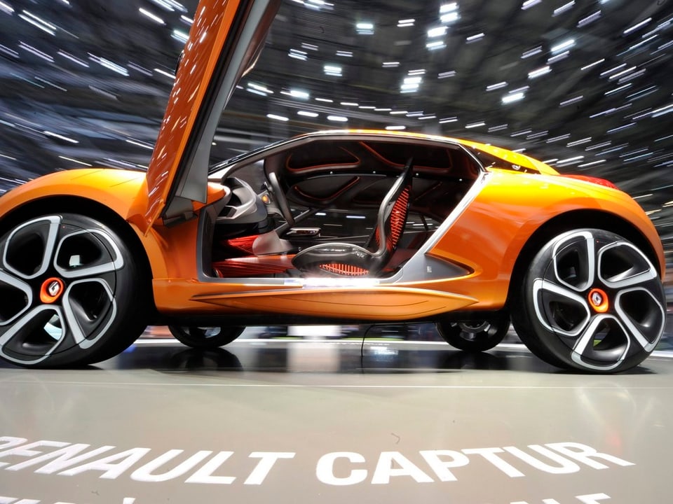 Renault Captur mit geöffneten Türen