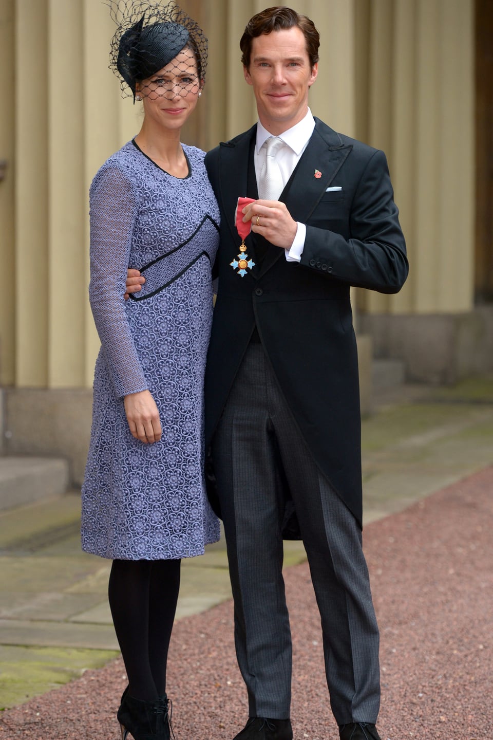Benedict Cumberbatch und Sophie Hunter posieren für die Presse im Buckingham Palace