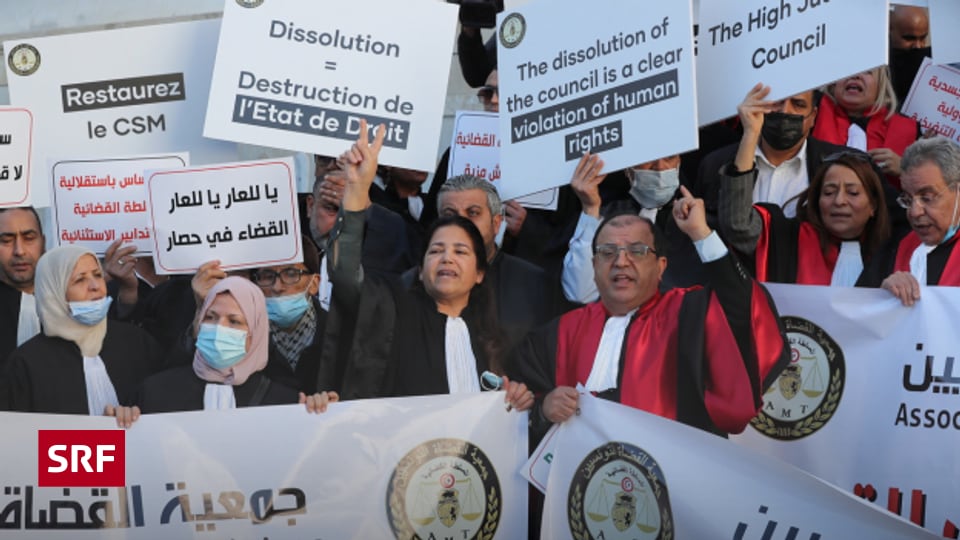 Tunesien: Zurück zur Diktatur? - Echo der Zeit - SRF