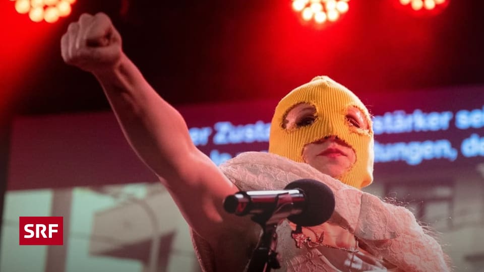 Buch-von-Pussy-Riot-Mitglied-Im-Arrestkarusell-Eine-Aktivistin-zwischen-Kunst-und-Knast