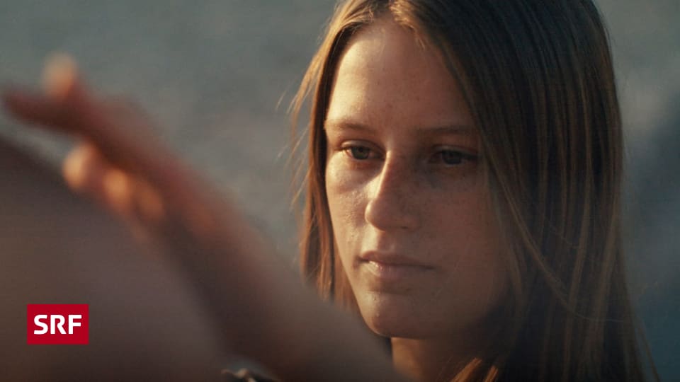 Dokfilm-Tiktok-und-Tarot-Dem-Geheimnis-einer-modernen-Hexe-auf-der-Spur