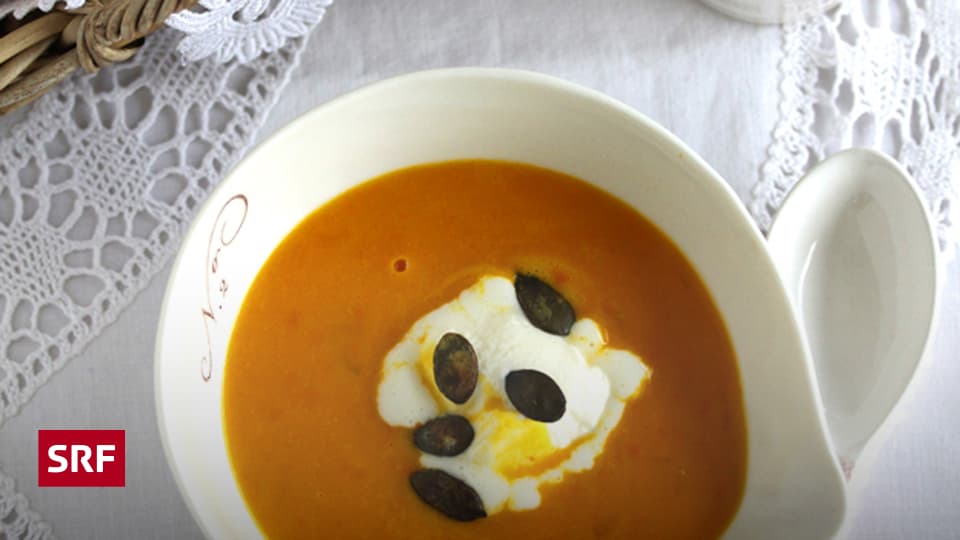 Rezepte 2012 - Kürbiscremesuppe mit Rahmhaube und gerösteten ...