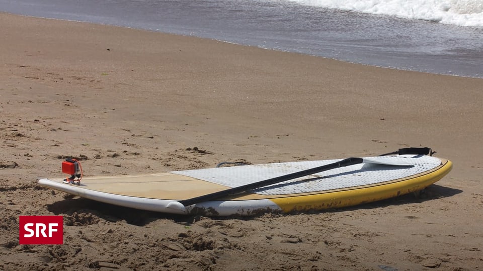 Sportausrüstung im Flugzeug StandupPaddle ein SportgerätExot bei