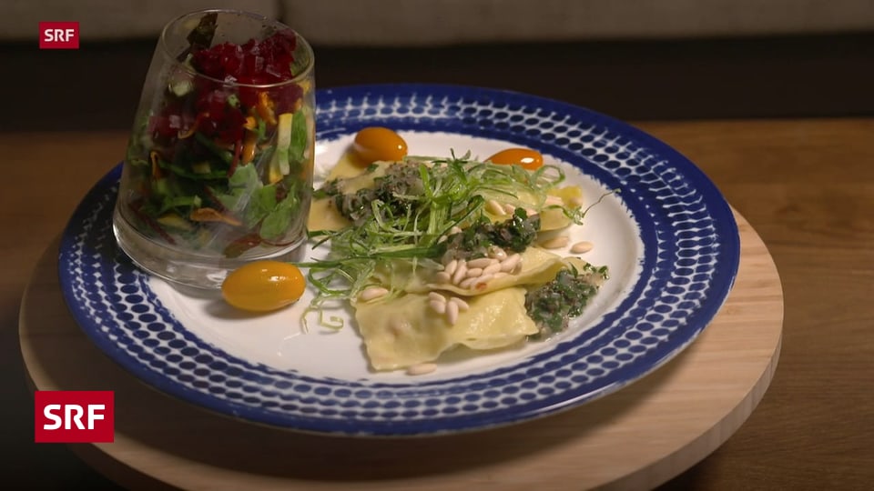 Lauch, Tag 3 - Lauchravioli an einer Kräutervinaigrette garniert mit ...