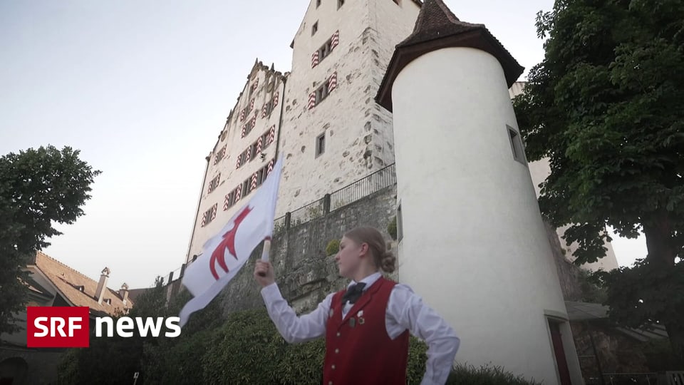 Eidgen-ssisches-Jodlerfest-12-j-hrige-Livia-Wipf-mischt-Fahnenschwinger-Tradition-auf