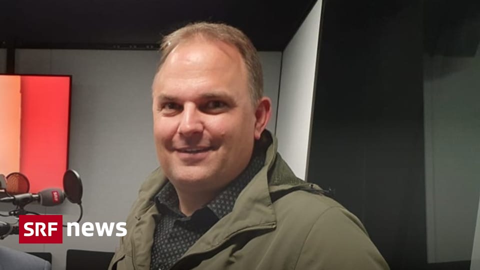 SVP-Präsident Marcel Dettling bei einer Rede