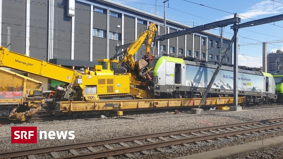 Zugunglück in Zollikofen (BE) - Lok kracht bei Bern in Bauzug ...