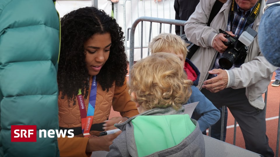 Empfang Fur Mujinga Kambundji Die Schnellste Schweizerin Wird Zuhause Gefeiert News Srf