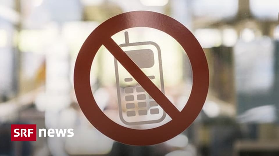 Distracted from Class – Netherlands Plans to Ban Cell Phones in Class News
