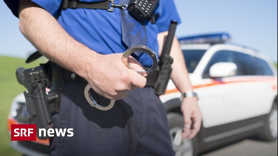 Police Evacuate Boarding School in Zug Following Threat - News Directory 3
