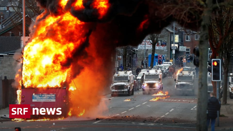 Photo of V hlavnom meste Belfast – v Severnom Írsku uniesli a podpálili ďalší autobus – Správy