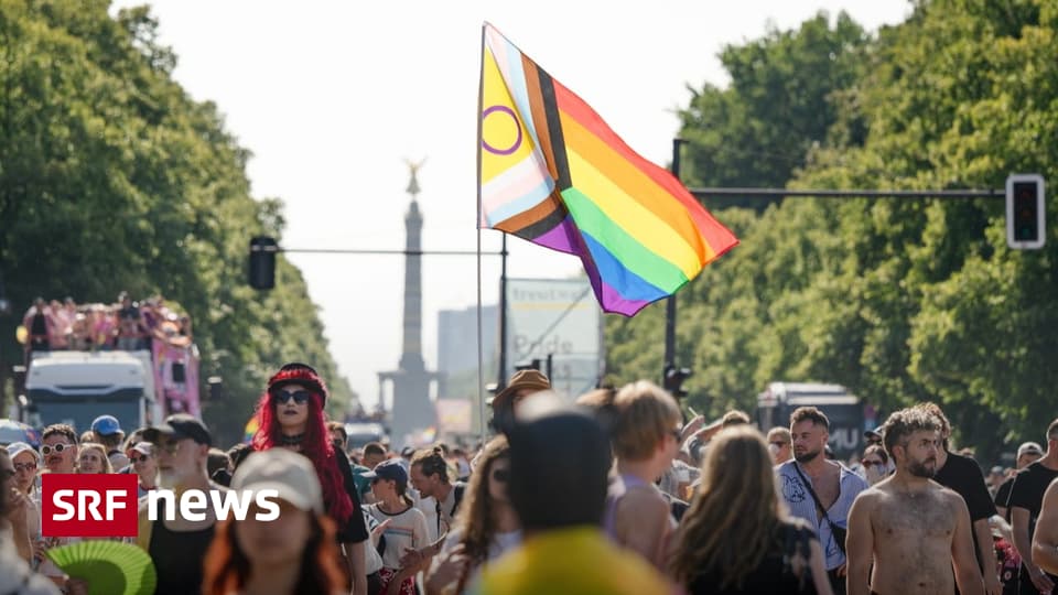 Christopher Street Day – Berliner Polizei: CSD wegen Polizeilage abgebrochen