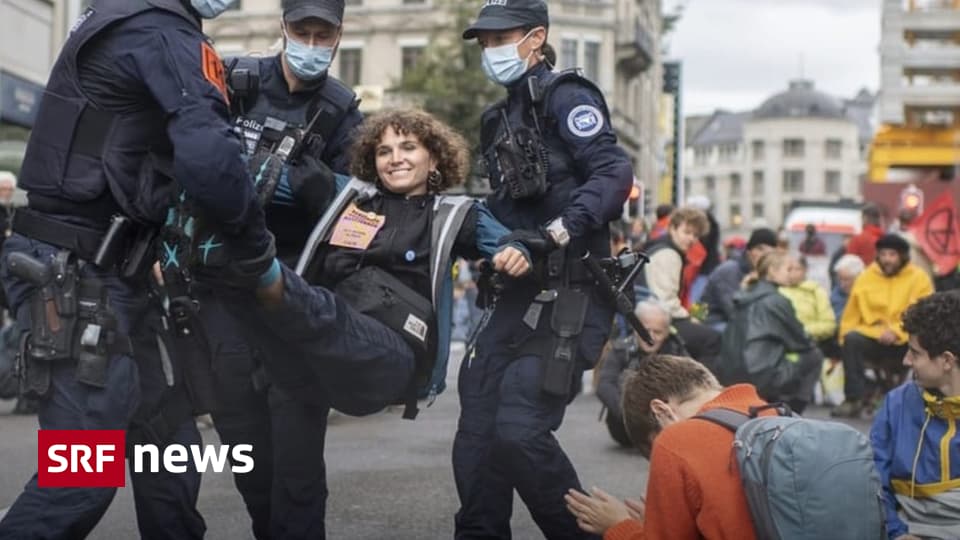 Sitzblockade In Zurich Polizei Nimmt Uber 130 Klima Aktivisten Fest News Srf