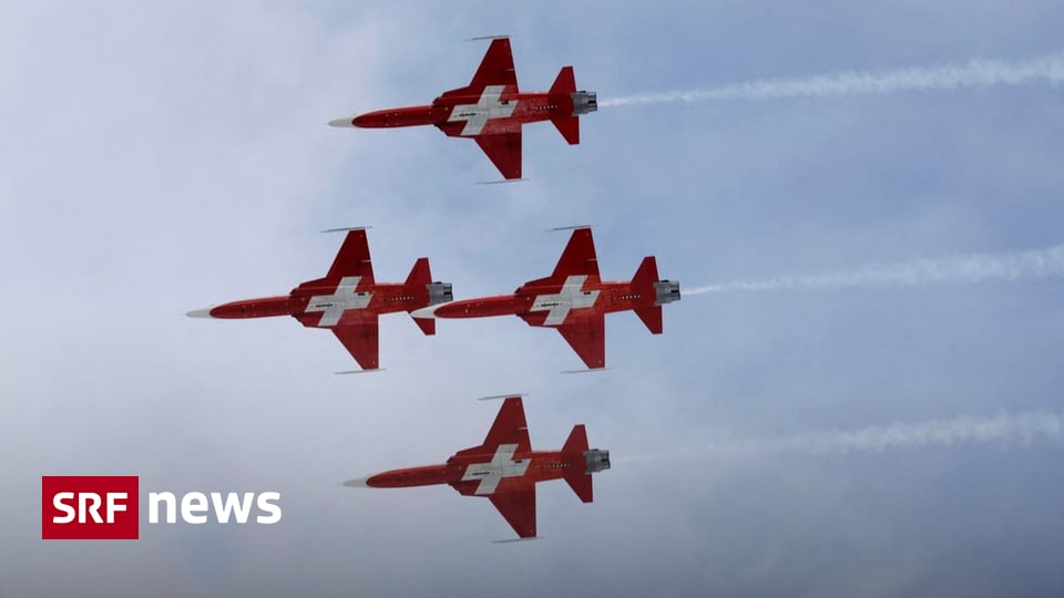 Streifkollision über Zug - Patrouille Suisse hätte bei Unfall in Zug ...