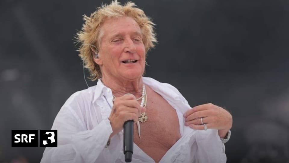 Konzert-der-Rocklegende-Rod-Stewart-in-Z-rich-Flogen-BH-auf-die-B-hne-Der-Konzert-Check