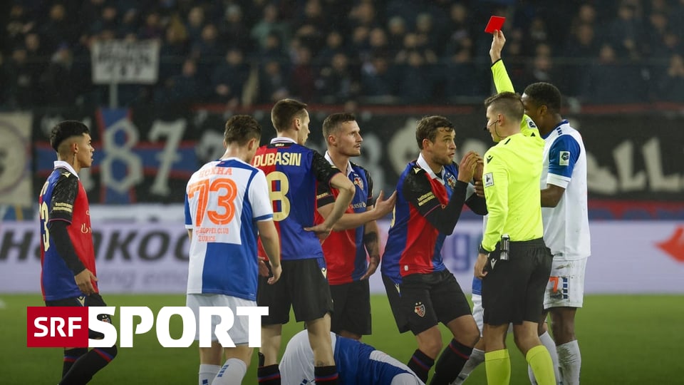 This is how stopping matches after a red is handled in Swiss football